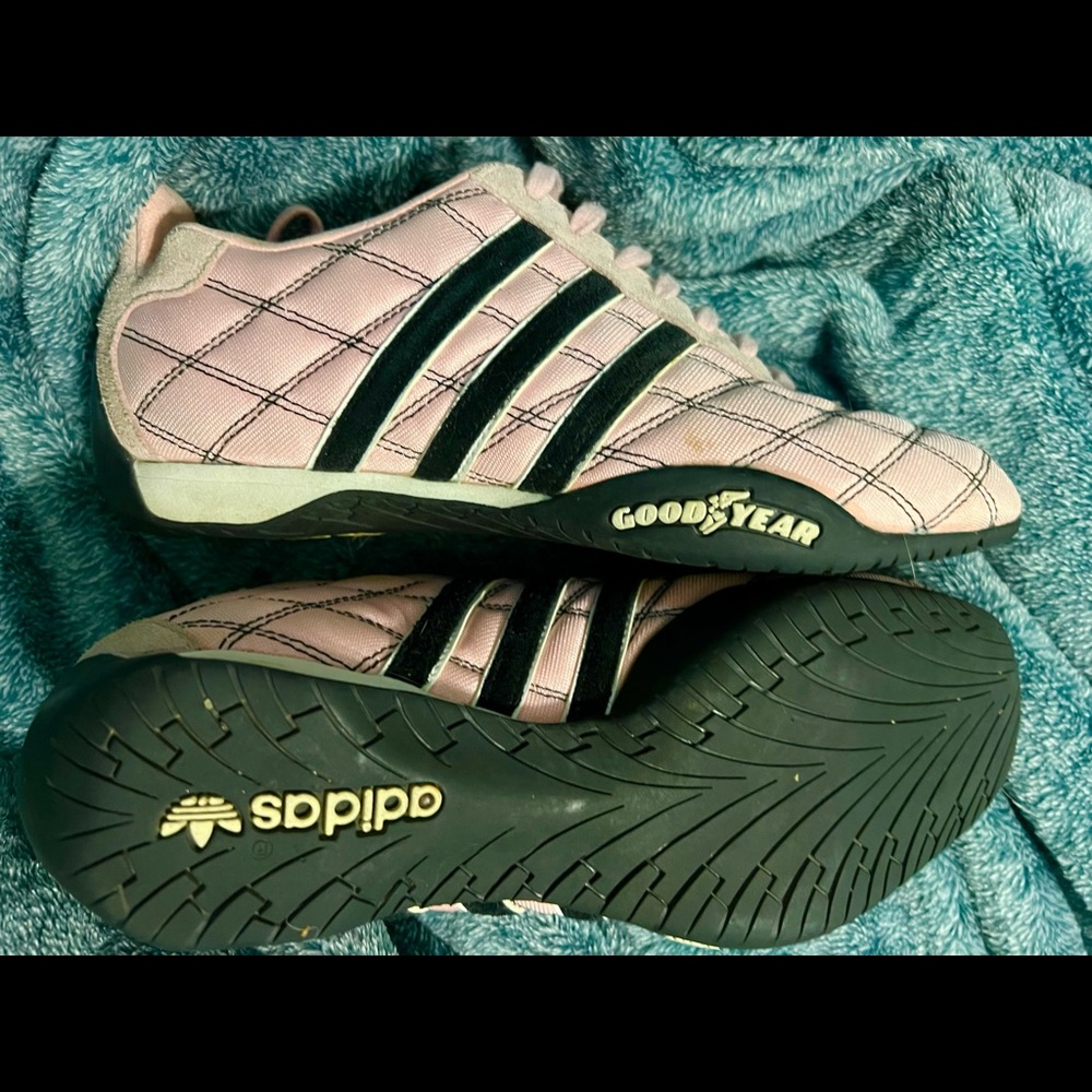 Adidas Goodyear version Womens sneakers size 7